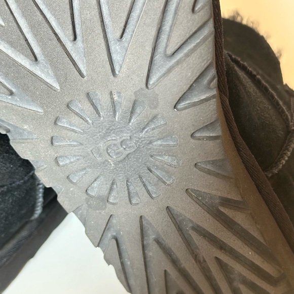 Authentic Ugg Classic Mini Bailey Side Buckle Boots - Picture 13 of 16